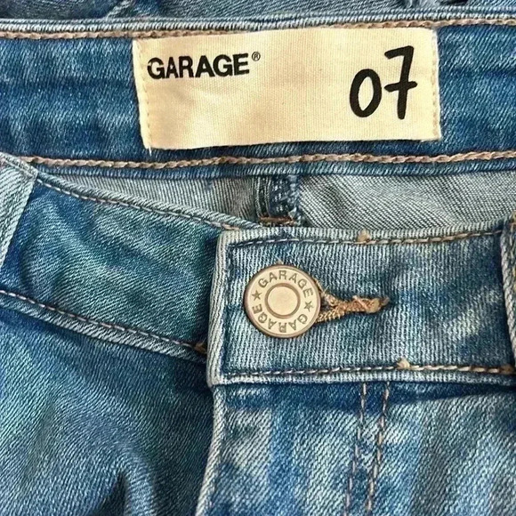 BNWOT Garage  distressed high waist jeans size 7 - Picture 3 of 3